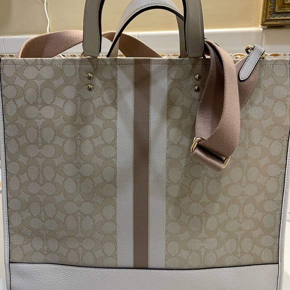 COPY - Coach Dempsey Tote Bag (NWOT) - Picture 4 of 4